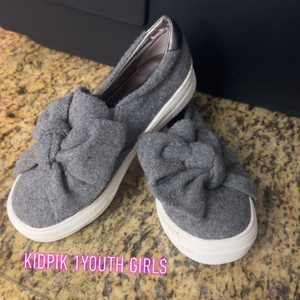 Girls Cute Grey knit bow tie shoes
